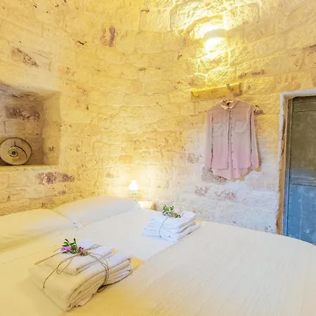 Trullo Mit Pool Ostuni Kostenlos Bettwaesche Und Handtuecher, 2 Fahrraeder, 1 Hochstuhl, 1 Kinderbett Holiday home *