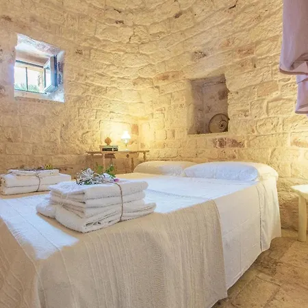 Trullo Mit Pool Ostuni Kostenlos Bettwaesche Und Handtuecher, 2 Fahrraeder, 1 Hochstuhl, 1 Kinderbett Holiday home San Michele Salentino