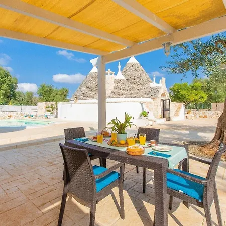 Trullo Mit Pool Ostuni Kostenlos Bettwaesche Und Handtuecher, 2 Fahrraeder, 1 Hochstuhl, 1 Kinderbett Holiday home