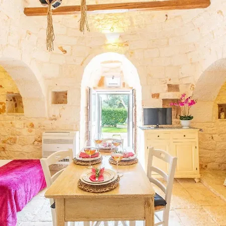 Holiday home Trullo Mit Pool Ostuni Kostenlos Bettwaesche Und Handtuecher, 2 Fahrraeder, 1 Hochstuhl, 1 Kinderbett *