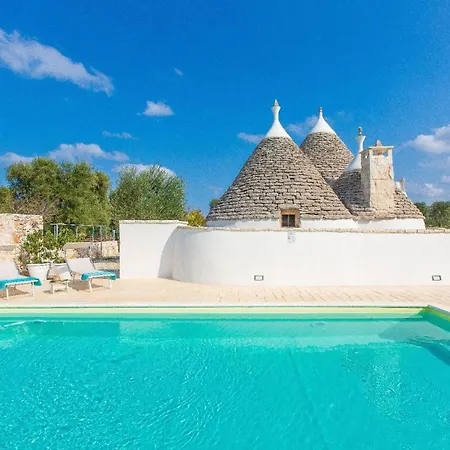Trullo Mit Pool Ostuni Kostenlos Bettwaesche Und Handtuecher, 2 Fahrraeder, 1 Hochstuhl, 1 Kinderbett