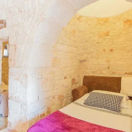 Holiday home Trullo Mit Pool Ostuni Kostenlos Bettwaesche Und Handtuecher, 2 Fahrraeder, 1 Hochstuhl, 1 Kinderbett